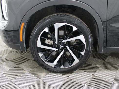 Used 2022 Mitsubishi Outlander SE image 37
