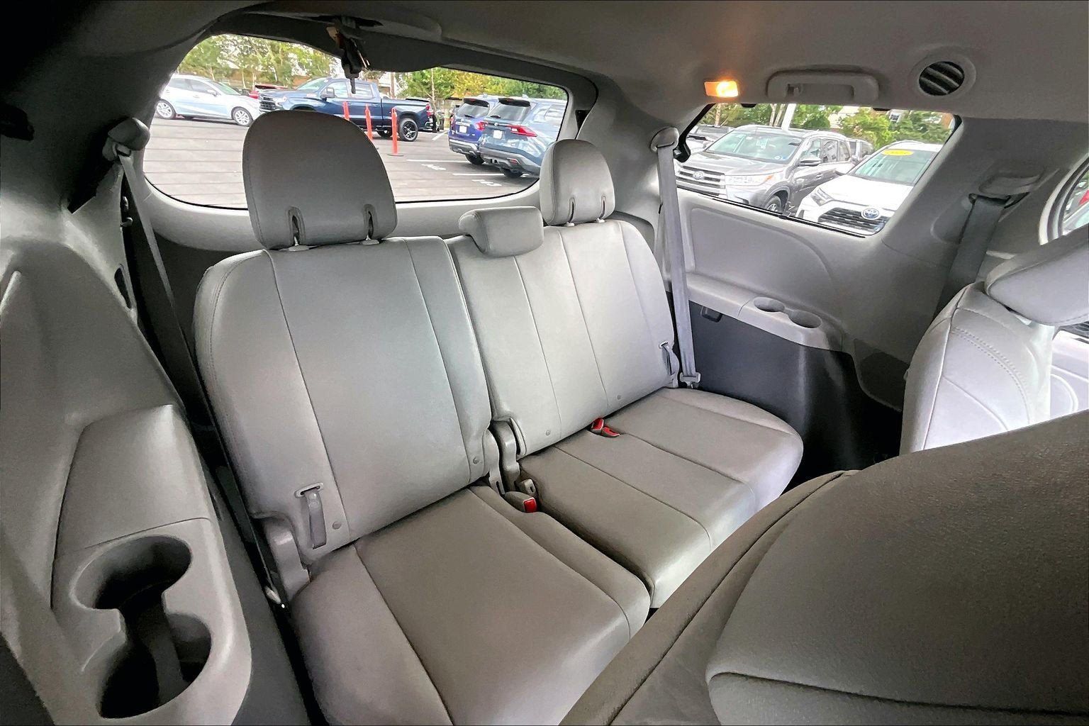 Used 2019 Toyota Sienna XLE w/ XLE Navigation Package AWD/4WD image 27
