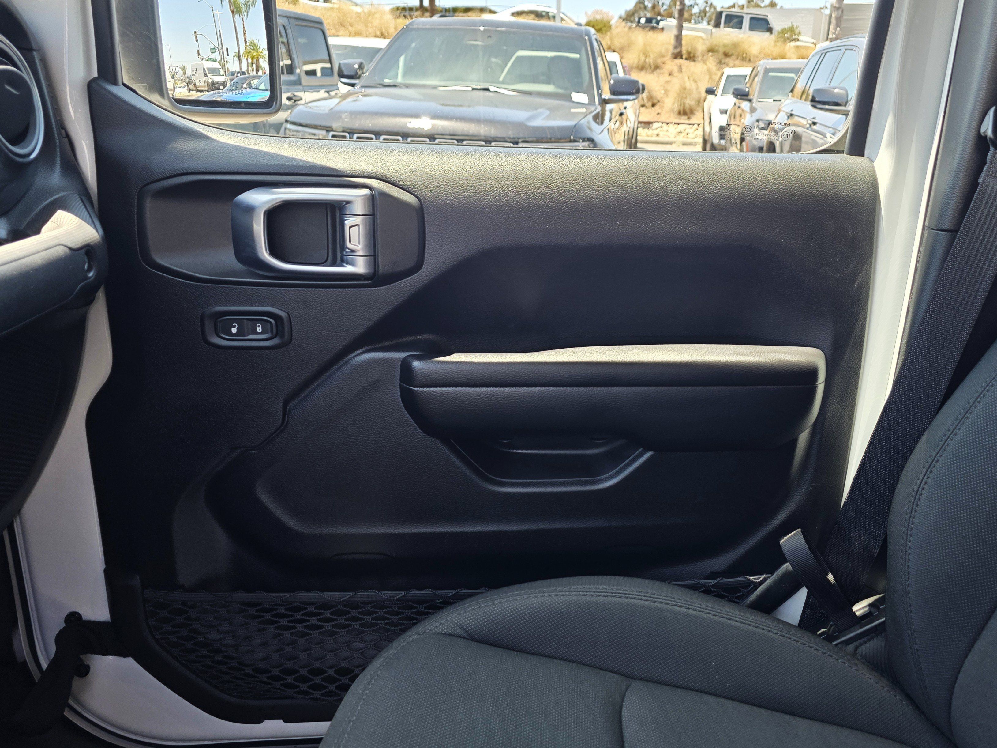 Certified 2021 Jeep Gladiator Sport AWD/4WD image 15