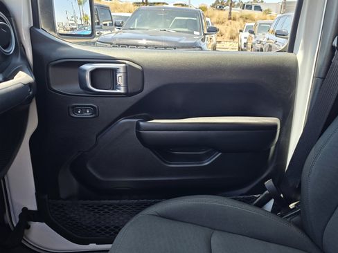 Used 2021 Jeep Gladiator Sport AWD/4WD image 15