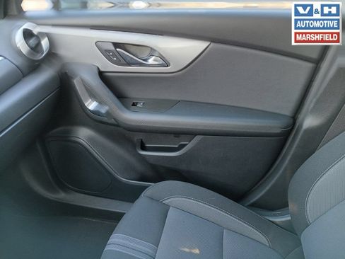Used 2025 Chevrolet Blazer LT AWD/4WD image 10
