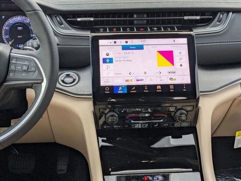 New 2025 Jeep Grand Cherokee Limited image 14