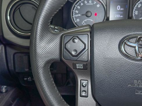 Used 2019 Toyota Tacoma TRD Off-Road image 30