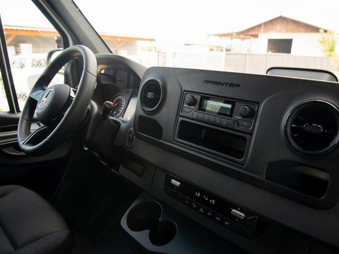 Used 2025 Mercedes-Benz Sprinter 144 Cargo image 16