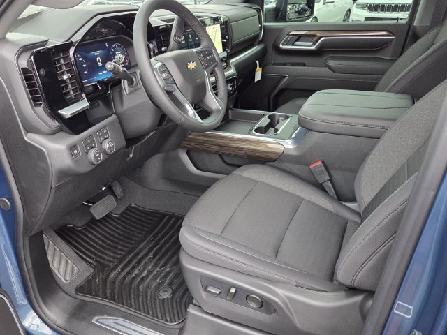 New 2026 Chevrolet Silverado 2500 LT w/ All Star Edition AWD/4WD image 6