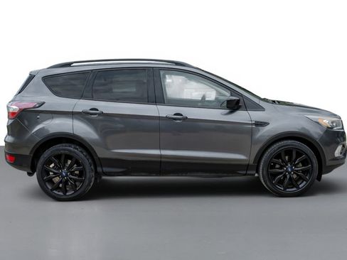 Used 2017 Ford Escape SE w/ Equipment Group 201A FWD image 5