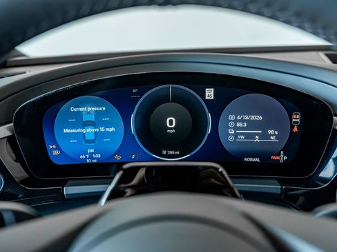 New 2026 Porsche Macan 4 Electric AWD/4WD image 17