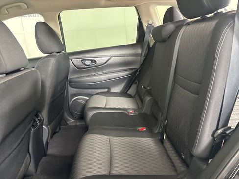 Used 2018 Nissan Rogue SV w/ Premium Package image 23