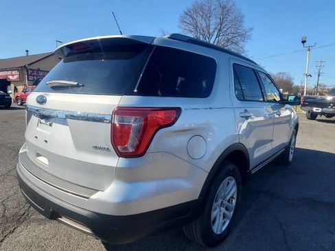 Used 2019 Ford Explorer XLT w/ Equipment Group 202A image 5
