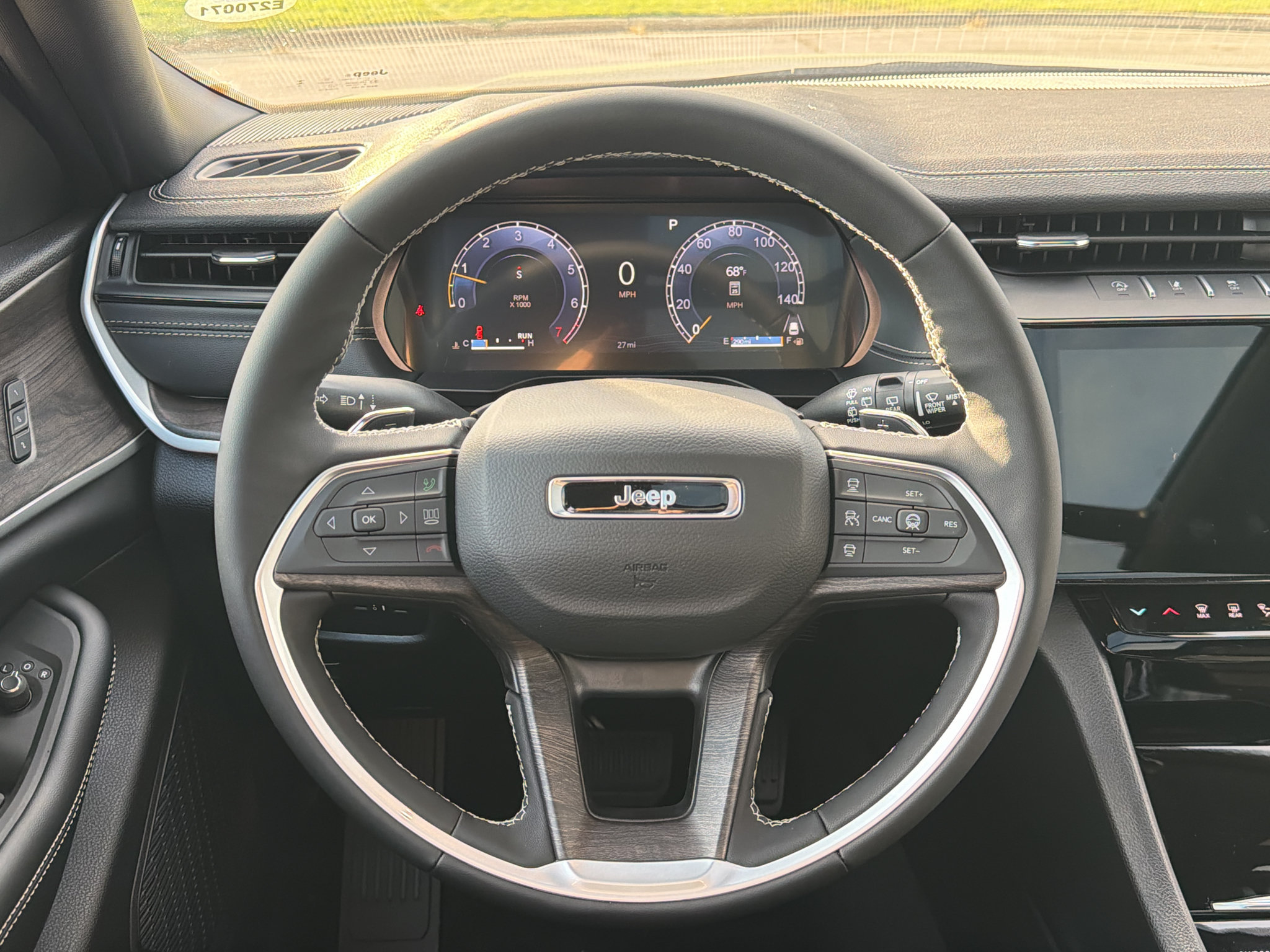 New 2027 Jeep Grand Cherokee Limited w/ Limited Altitude Package AWD/4WD image 30
