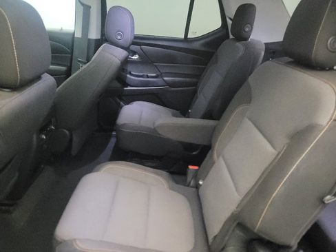 Used 2018 Chevrolet Traverse LT image 18