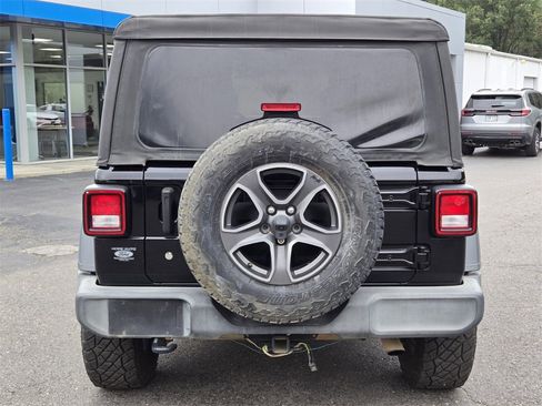 Used 2018 Jeep Wrangler Unlimited Sport S image 4