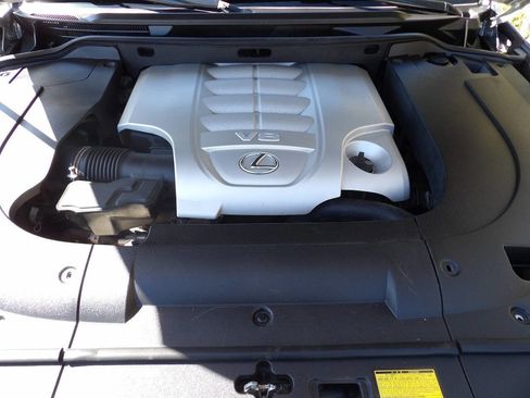 Used 2011 Lexus LX 570 Base AWD 4dr SUV image 16