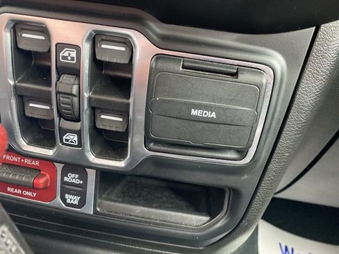 Used 2022 Jeep Gladiator Rubicon w/ LED Lighting Group image 27