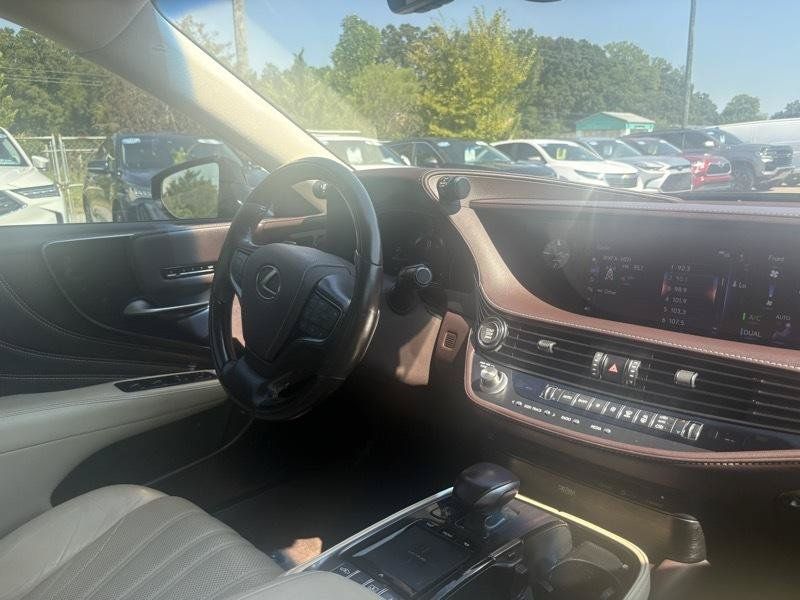Used 2018 Lexus LS 500 w/ Interior Upgrade Package RWD image 28