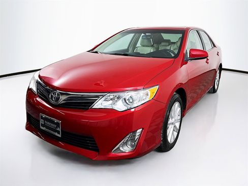 Used 2013 Toyota Camry XLE image 3