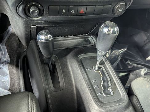 Used 2012 Jeep Wrangler Unlimited Sport AWD/4WD image 22