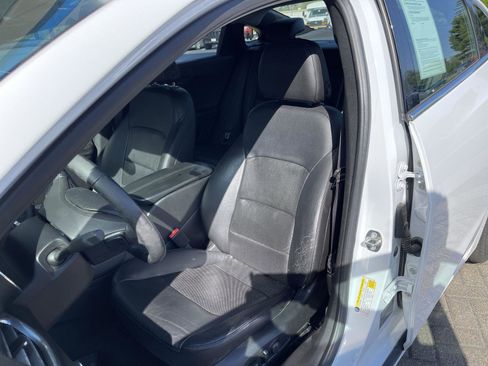 Used 2017 Chevrolet Malibu Premier w/ Driver Confidence Package image 16