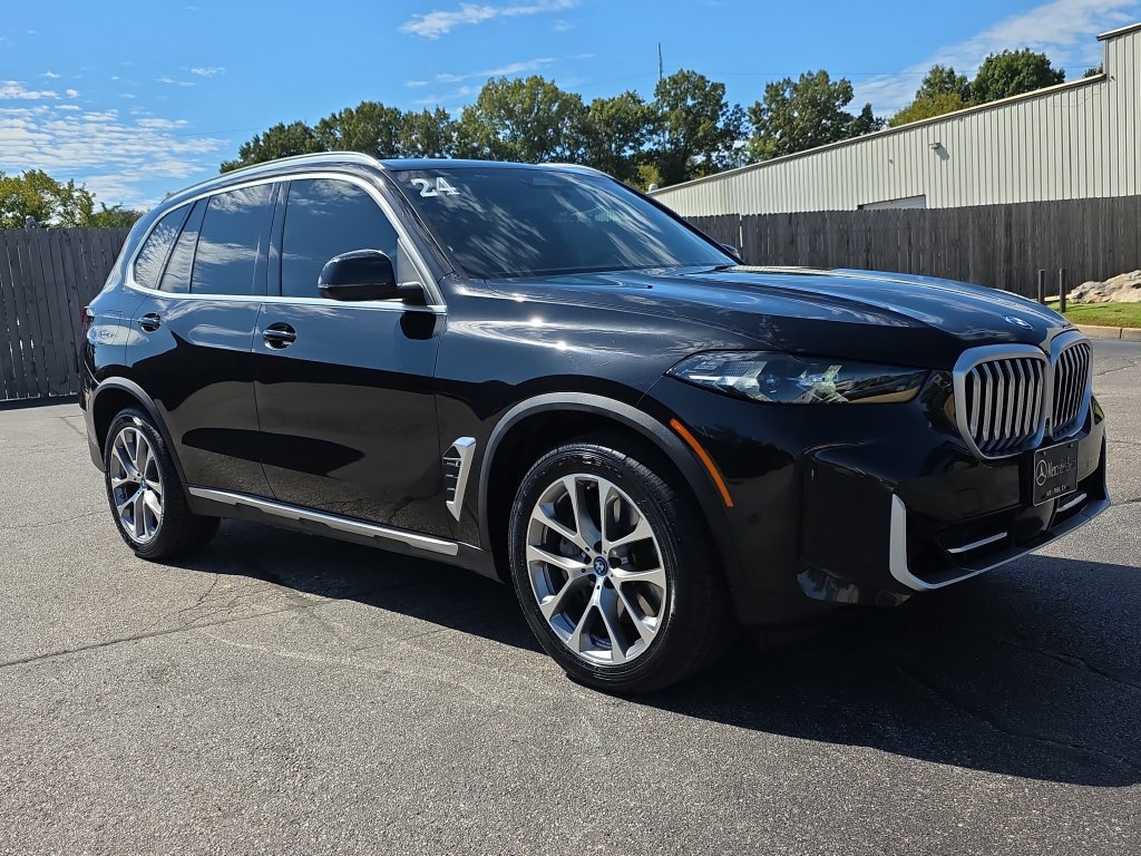 Used 2024 BMW X5 xDrive50e w/ Parking Assistance Package AWD/4WD image 7