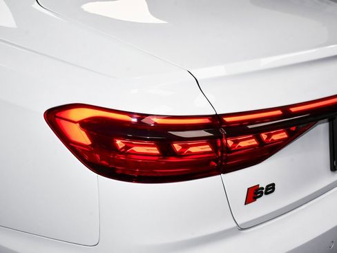 Used 2023 Audi S8 w/ S8 Comfort Plus Package image 94