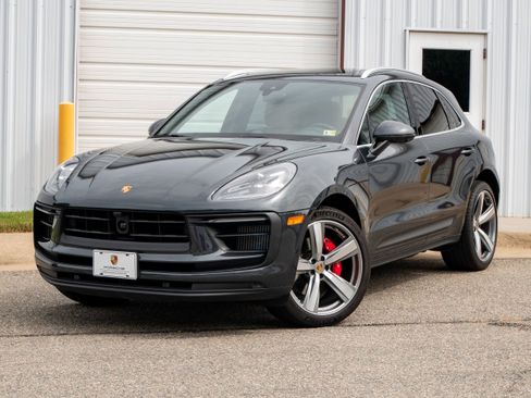 Used 2024 Porsche Macan S image 1