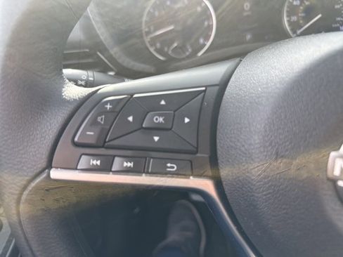 Used 2025 Nissan Sentra SV image 14