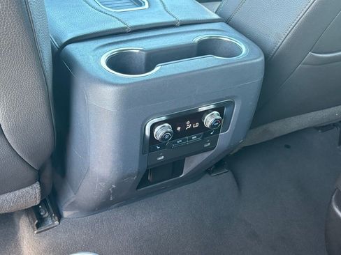 Used 2021 GMC Yukon Denali w/ Denali Premium Package image 16