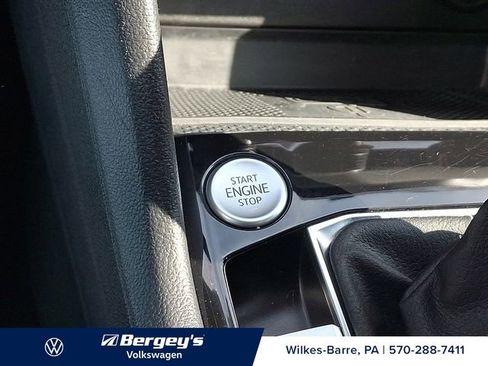 Certified 2023 Volkswagen Taos SE w/ Panoramic Sunroof Package image 26