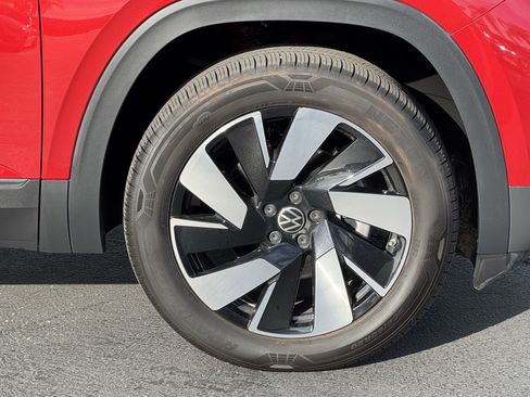 Used 2024 Volkswagen Atlas Cross Sport SE image 12