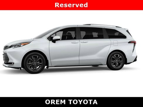 New 2026 Toyota Sienna Platinum image 3