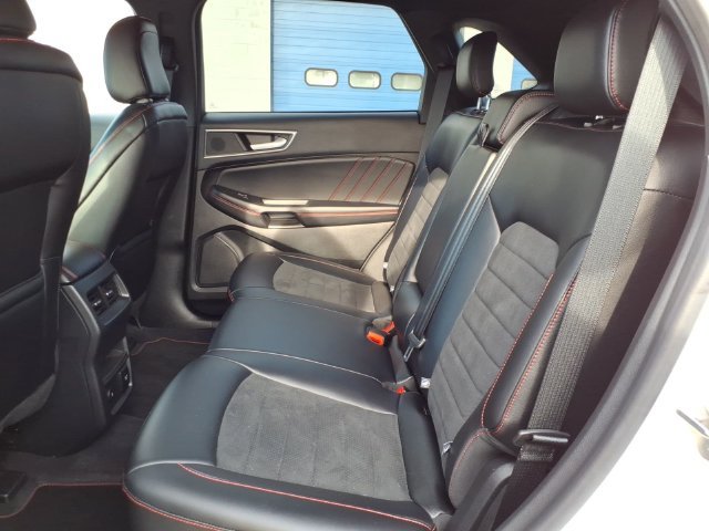 Used 2024 Ford Edge ST-Line AWD/4WD image 11
