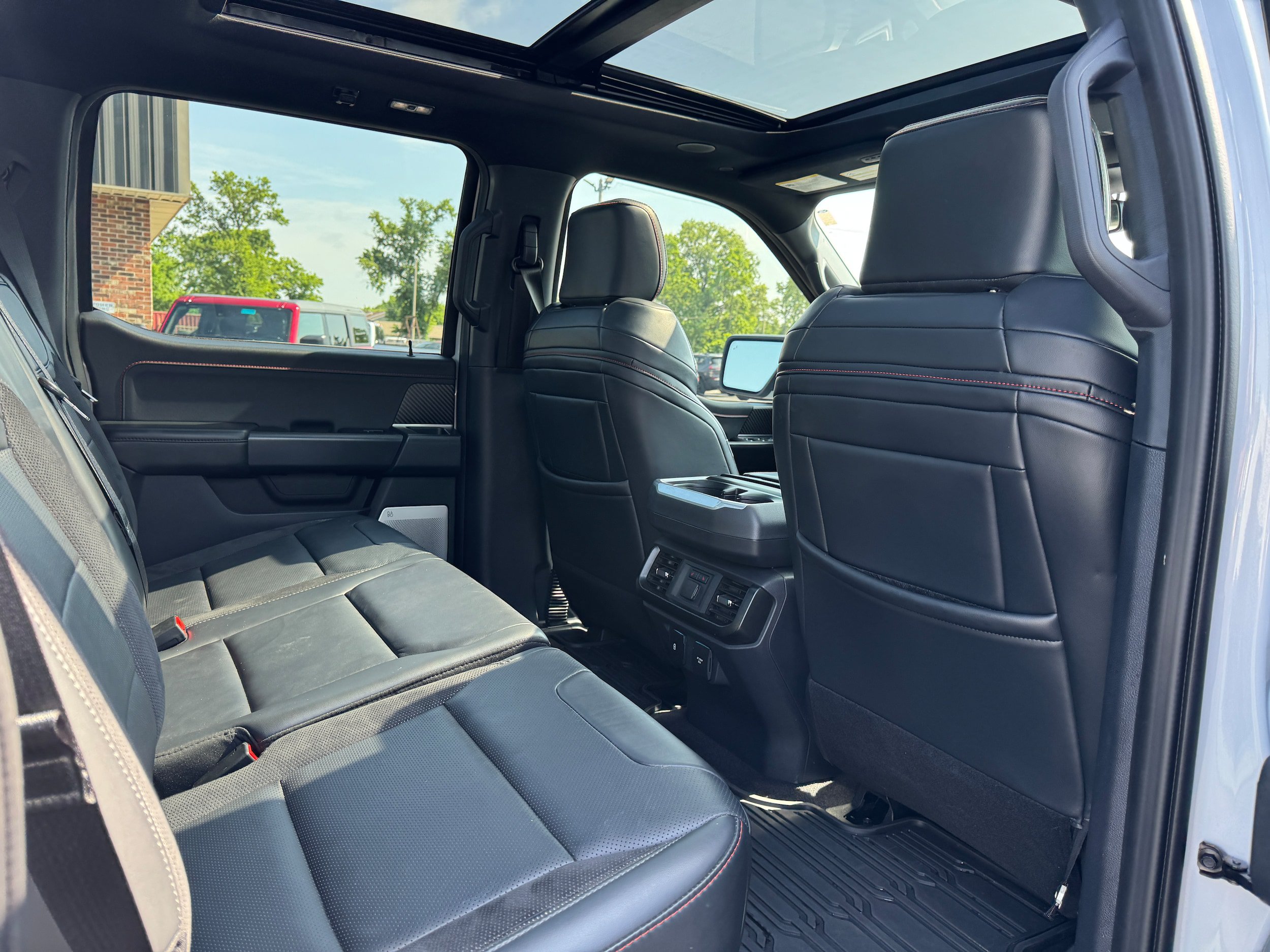 Used 2025 Ford F150 Raptor AWD/4WD image 15