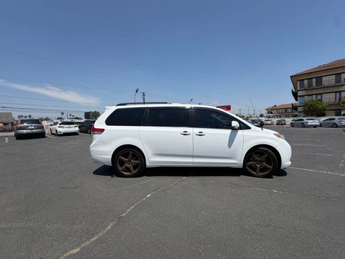 Used 2014 Toyota Sienna LE FWD image 7
