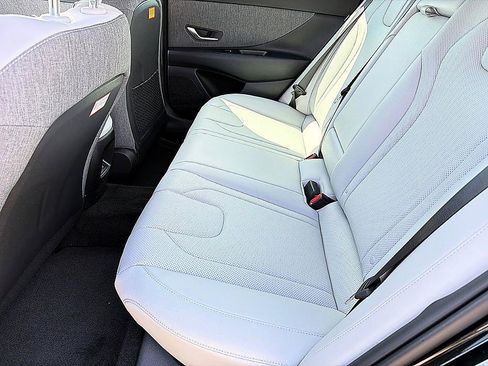 New 2026 Hyundai Elantra Limited FWD image 8