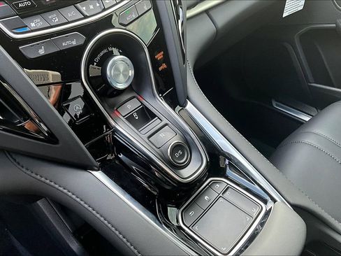 Used 2024 Acura RDX SH-AWD image 11