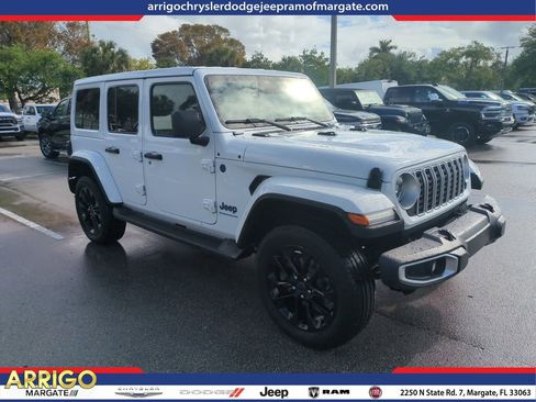 Used 2025 Jeep Wrangler Unlimited Sahara image 1