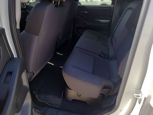 Certified 2025 Nissan Frontier SV w/ SV Convenience Package image 8