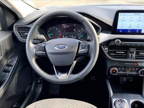 Used 2022 Ford Escape SE w/ Cold Weather Package image 4