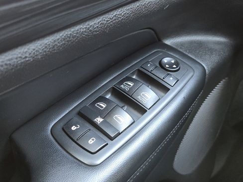 Used 2020 Jeep Grand Cherokee Laredo image 22