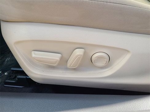 Used 2022 Toyota Camry LE image 22