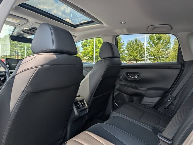 Used 2025 Acura ADX AWD image 19