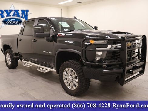 Used 2024 Chevrolet Silverado 2500 LT w/ Convenience Package image 2