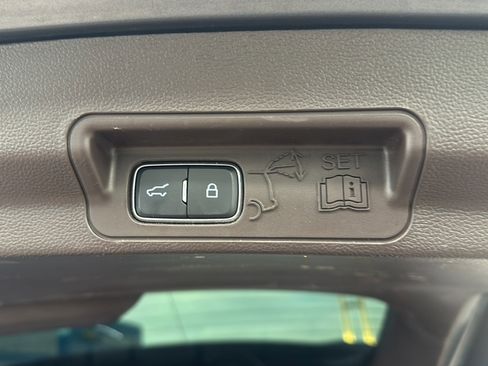 Used 2022 Ford Explorer King Ranch w/ Premium Technology Package image 31