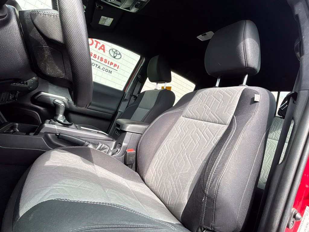 Used 2021 Toyota Tacoma TRD Off-Road AWD/4WD image 11