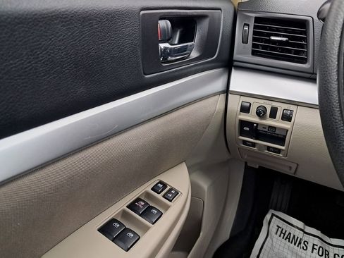 Used 2014 Subaru Legacy 2.5i image 11