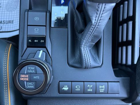 Certified 2025 Toyota 4Runner Trailhunter image 18