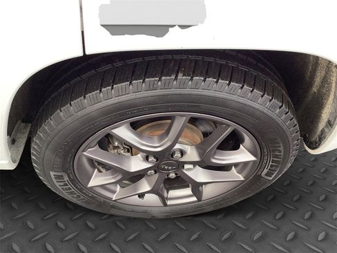 Used 2020 Jeep Grand Cherokee Limited X image 25