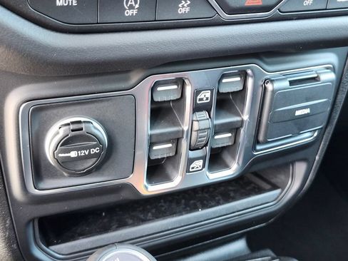 New 2026 Jeep Gladiator Sport AWD/4WD image 24