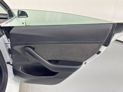 Used 2020 Tesla Model 3 Standard Range Plus image 44