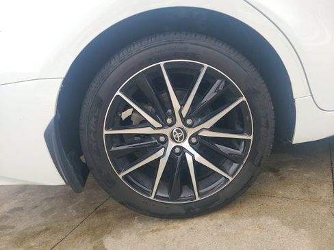 Used 2024 Toyota Camry SE image 10